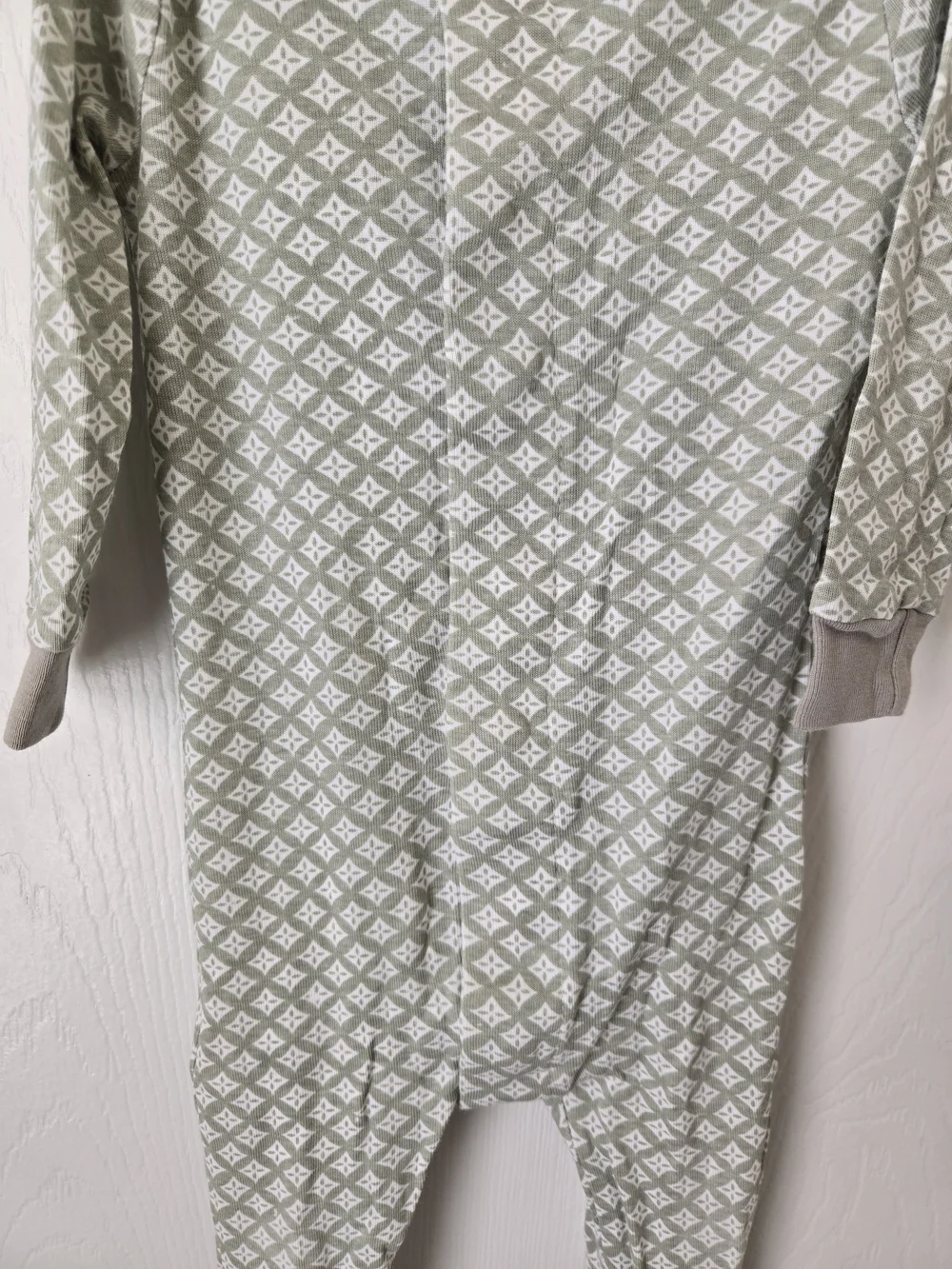 Magnetic Me Gray Diamond Print Footed Long Sleeve One-Piece Onesie Romper 9-12m